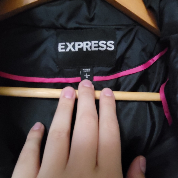 Cropped Puffer Jacket - Picture 2 of 5